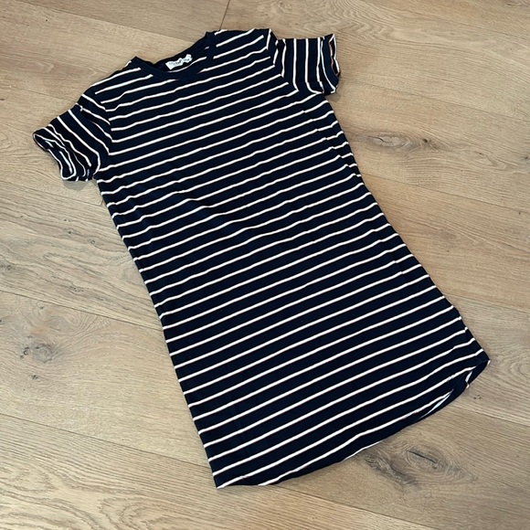 Navy stripped tee shirt dress - Picture 1 of 8